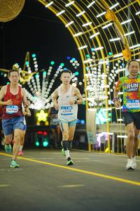 BIB: 42946, 00000, 000, 42538, 201, 40155
                            <button type="button" onclick="openModal(22813860)" class="btn btn-primary btn-sm float-right btn-popup" data-toggle="modal" data-target=".modal-high-quality">
                        <i class="fas fa-shopping-cart"></i> Add to Cart
                    </button>
                                            <button type="button" onclick="isThisMe(22813860, true)" class="btn btn-success btn-sm float-right btn-popup btn-isme hidden" data-toggle="tooltip" data-placement="bottom" title="นี่คือรูปของคุณใช่ไหม คลิกที่นี่เพื่อเอาเข้าอัลบั้ม">
                        <i class="fas fa-plus"></i> Add to album
                    </button>
                    <button type="button" onclick="isThisMe(22813860, false)" class="btn btn-warning btn-sm float-right btn-popup btn-isnotme hidden">
                        <i class="fas fa-ban"></i> Remove from album
                    </button>